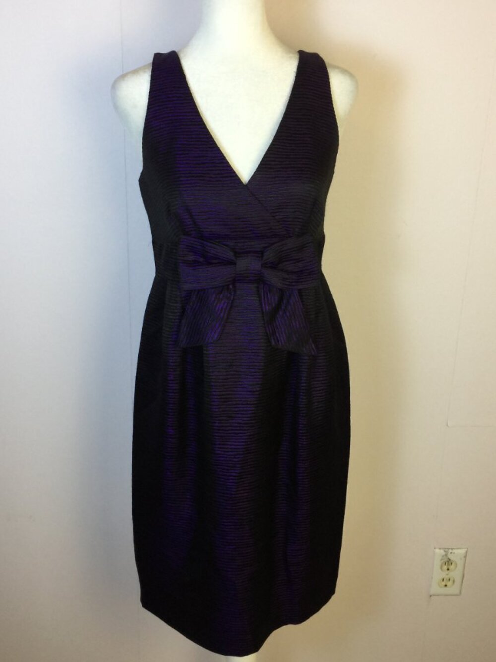 Helene Berman London Dress Size 2 Womans Purple Empire Waist V-neck Cocktail Bow